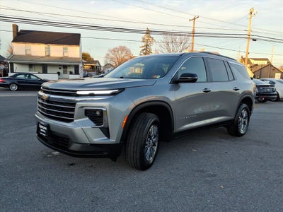2025 Chevrolet Traverse LT