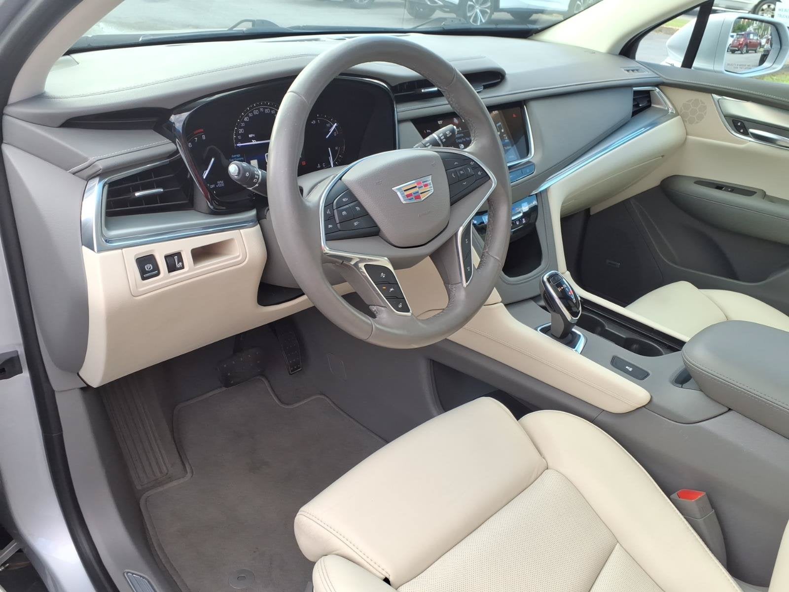 2017 Cadillac XT5 Luxury FWD