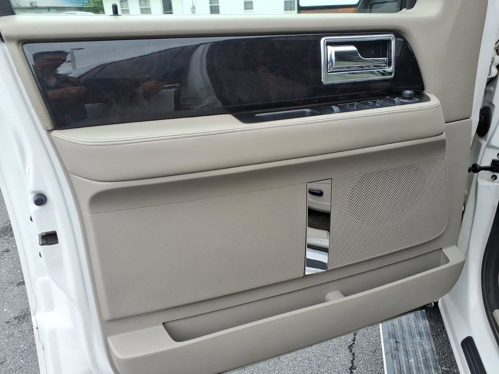 2017 Lincoln Navigator L Select