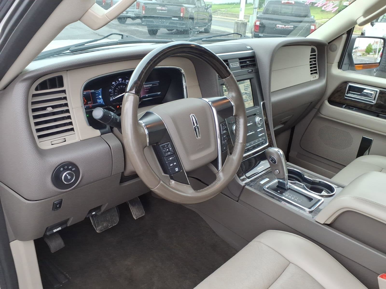 2017 Lincoln Navigator L Select