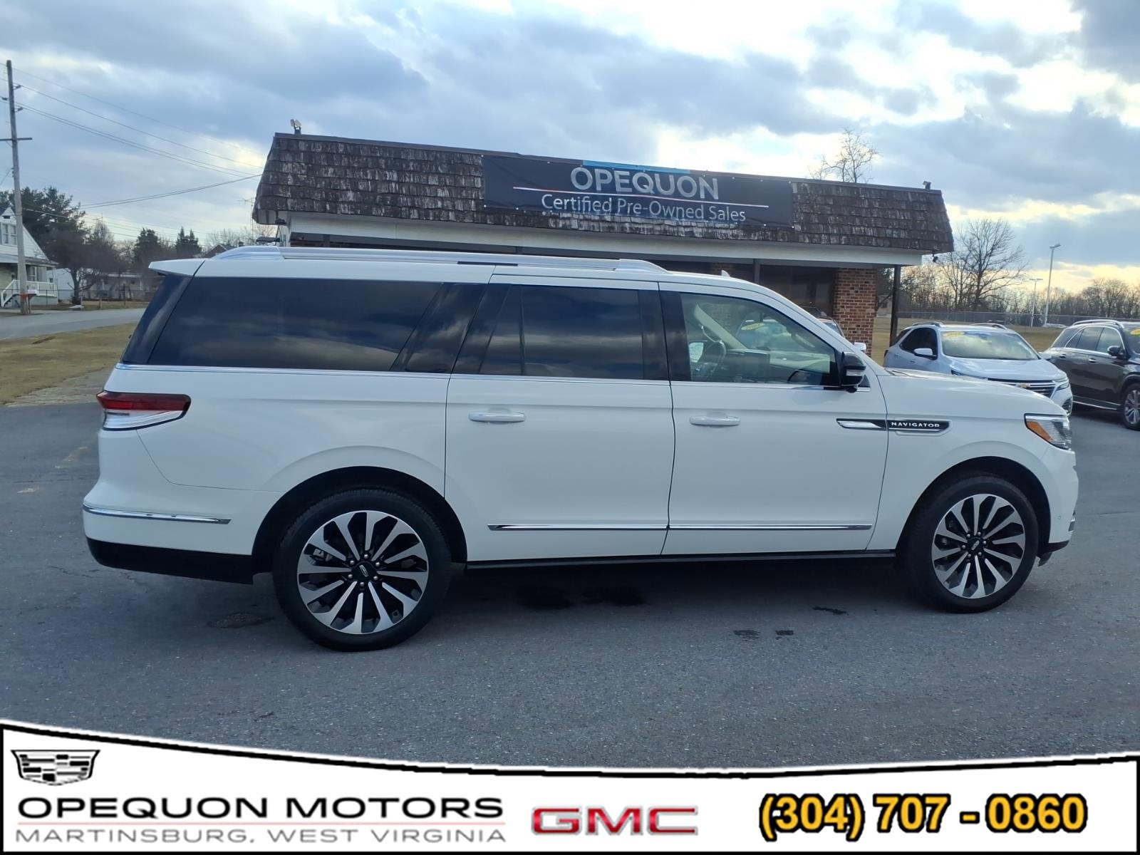 2022 Lincoln Navigator L Reserve